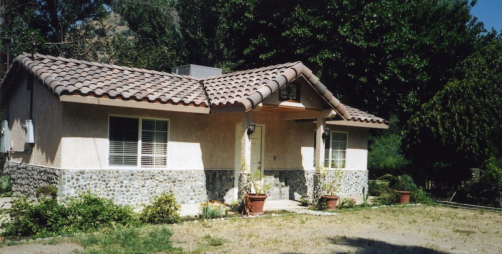Sequoia Riverfront Cabins 1/71