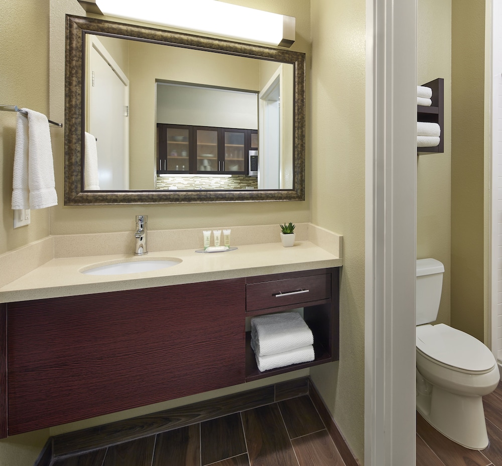 STAYBRIDGE SUITES ANAHEIM AT THE PARK 8/30
