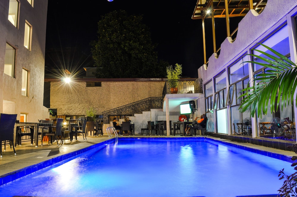 Jewelstone Hotel 69/69