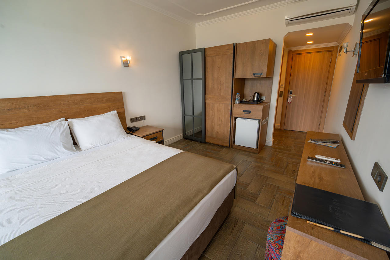 Aurasia Beach Hotel 23/69