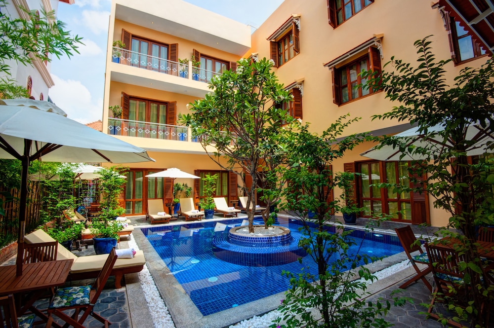 House Boutique Eco Hotel 68/69