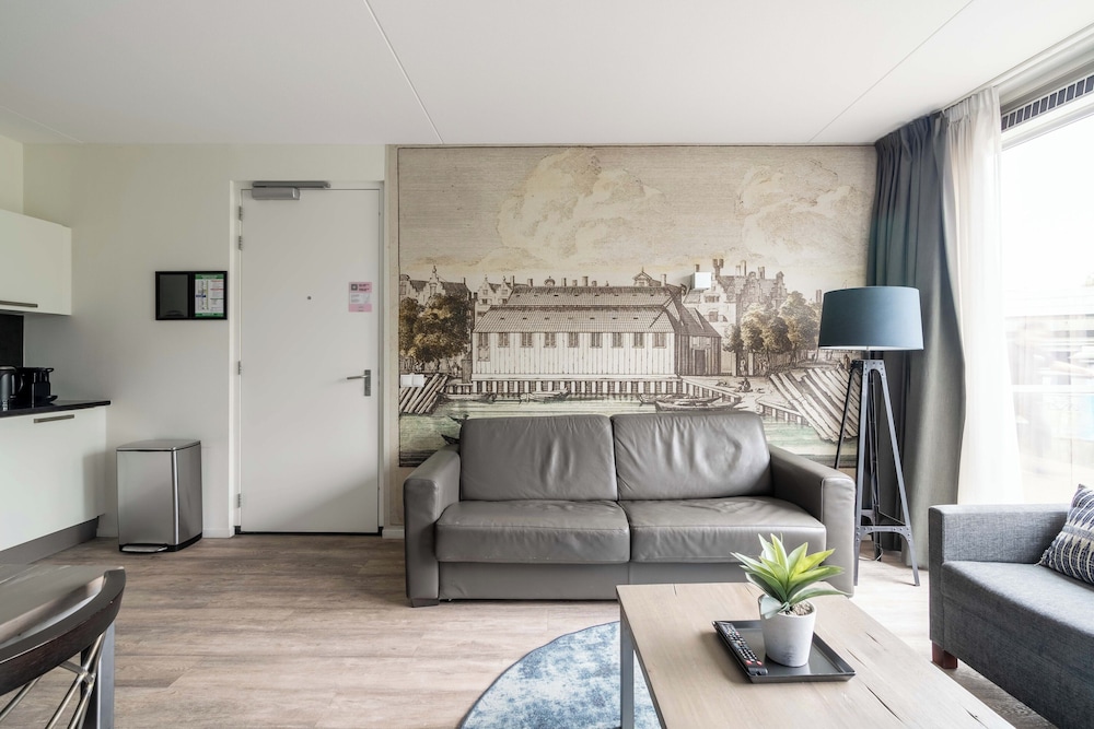 YAYS Amsterdam Prince Island by Numa 40/58