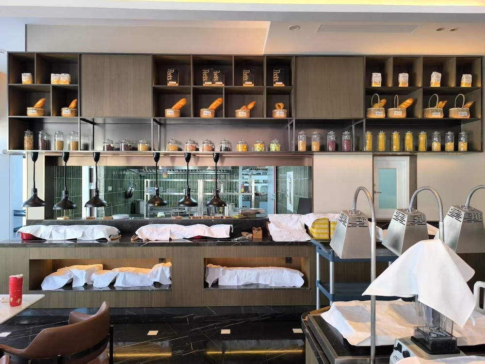UrCove by HYATT Shanghai West Riverside 24/42