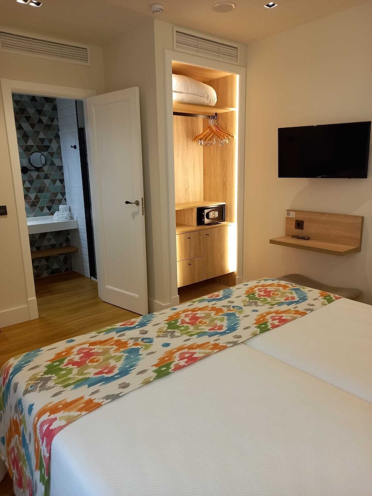 LA PUERTA DE NERJA HOSTAL BOUTIQUE 26/38
