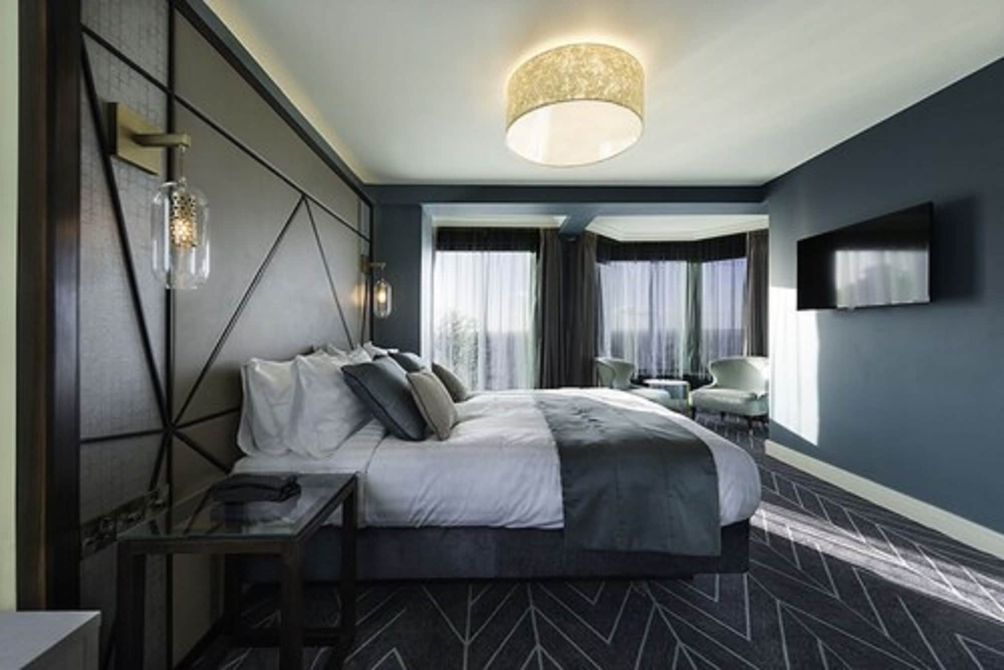 Comfy, Standard, King Bed