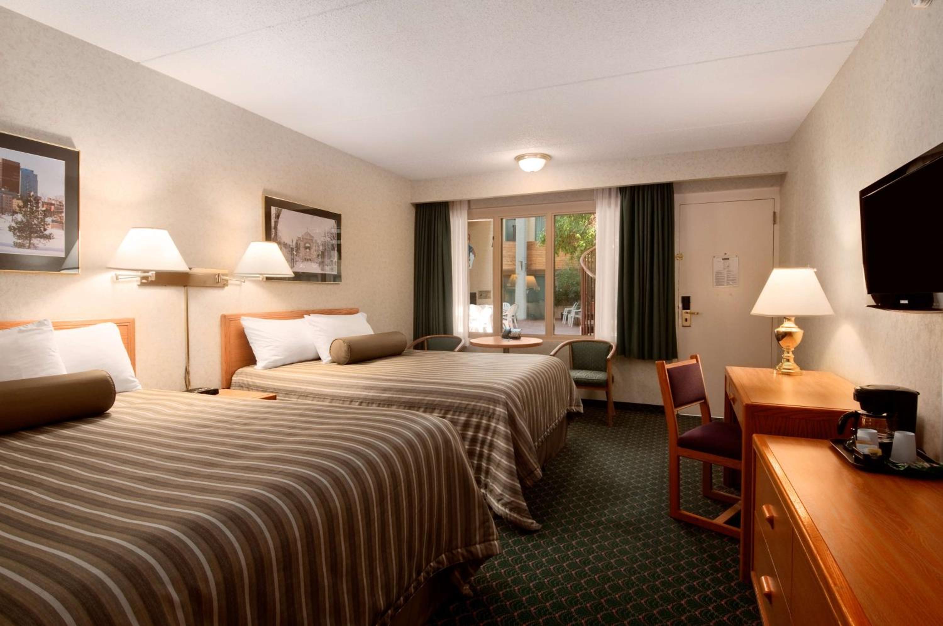 Deluxe, 2 Queen Beds