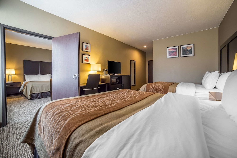 Comfort Inn and Suites Vernal National Monument Area 20/42