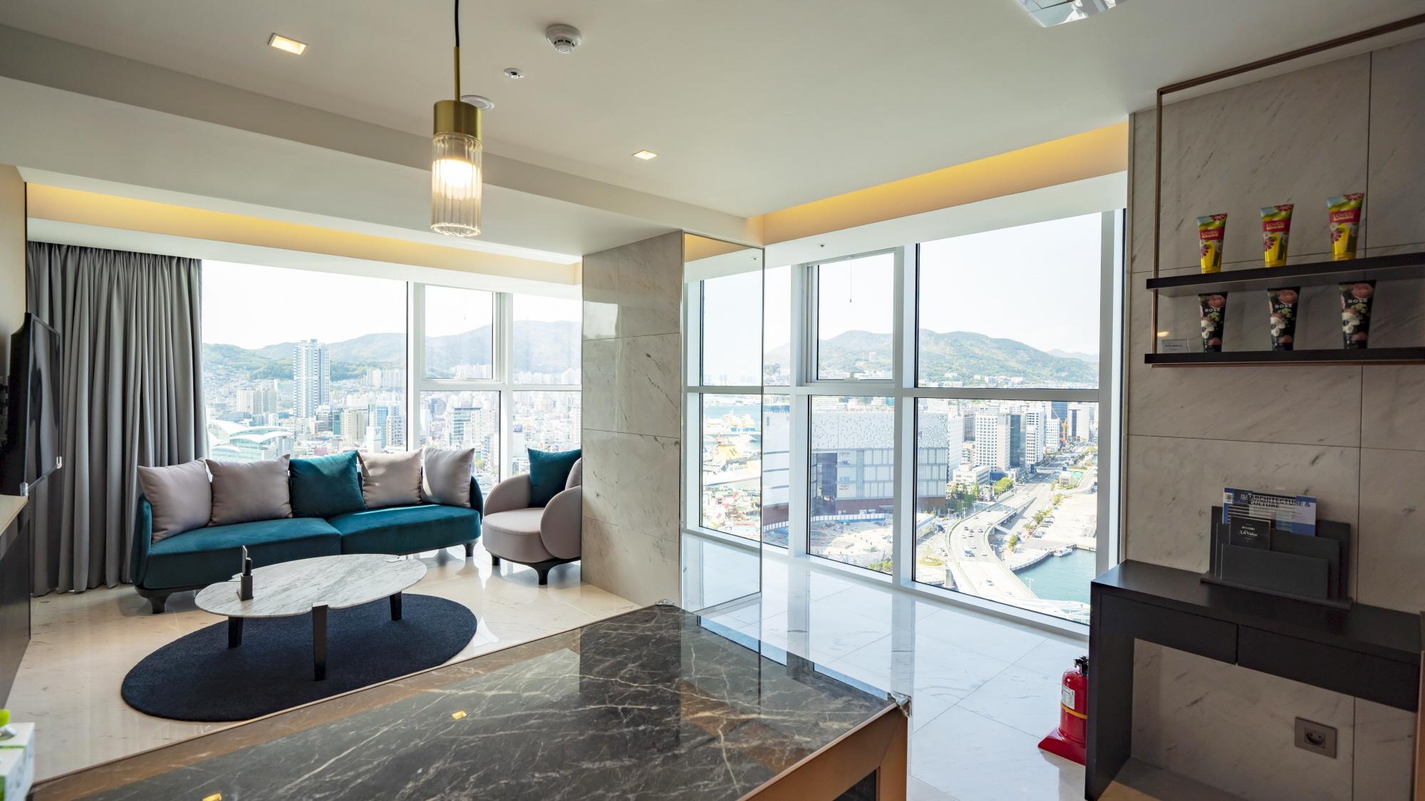 OCEAN, PREMIUM, SUITE