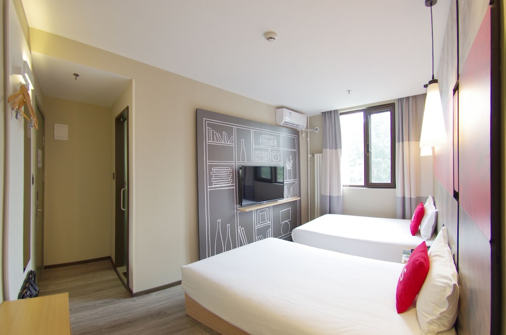 Business, Twin Beds