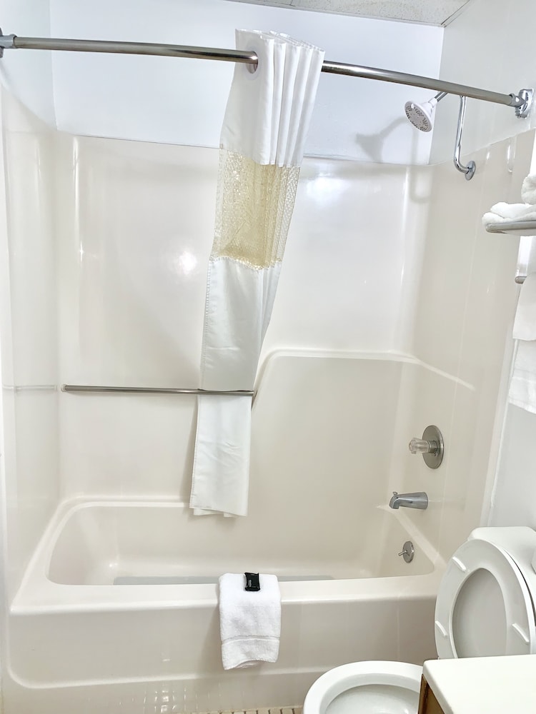 Americas Best Value Inn & Suites-Sidney 12/37
