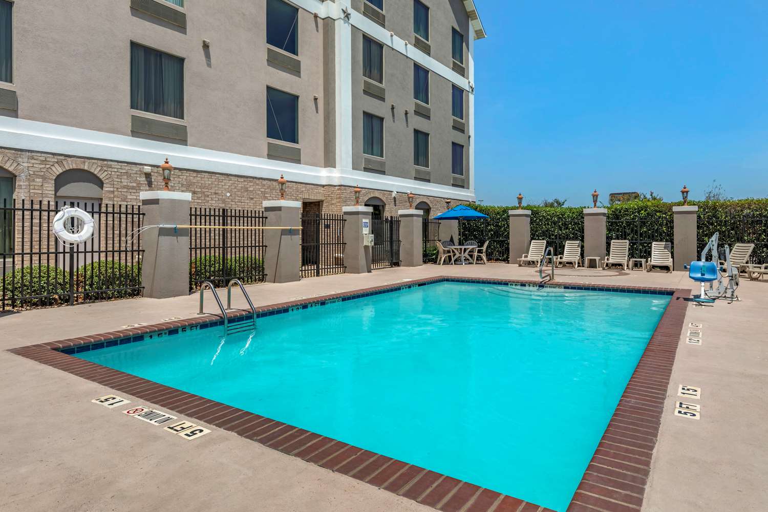 Comfort Suites Waco Near University Area 15/15