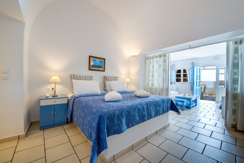 Sigalas Beach Hotel 8/34