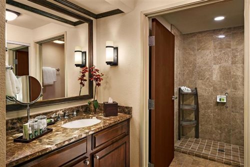 1 BEDROOM, SUITE, 2 QUEEN BEDS
