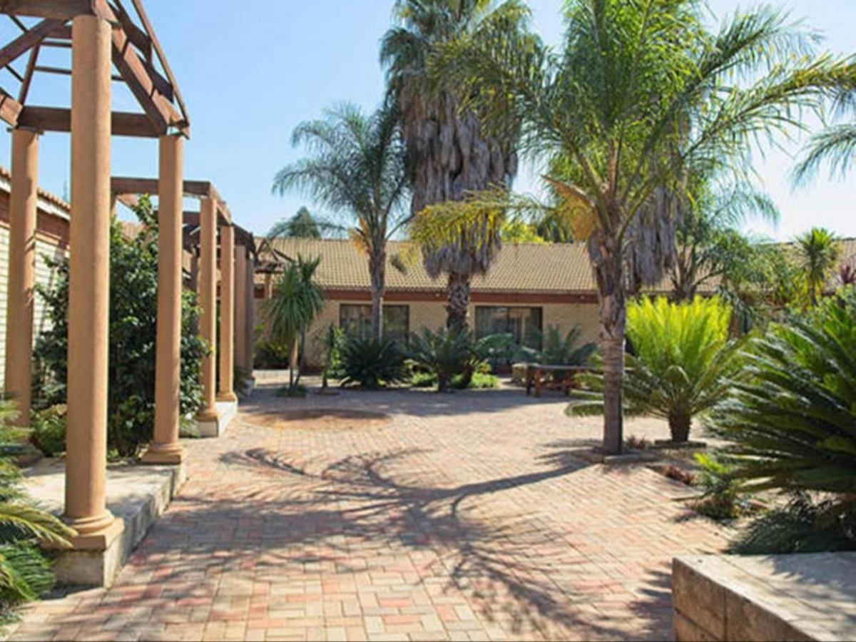 Tamarisk Guest Lodge 15/22