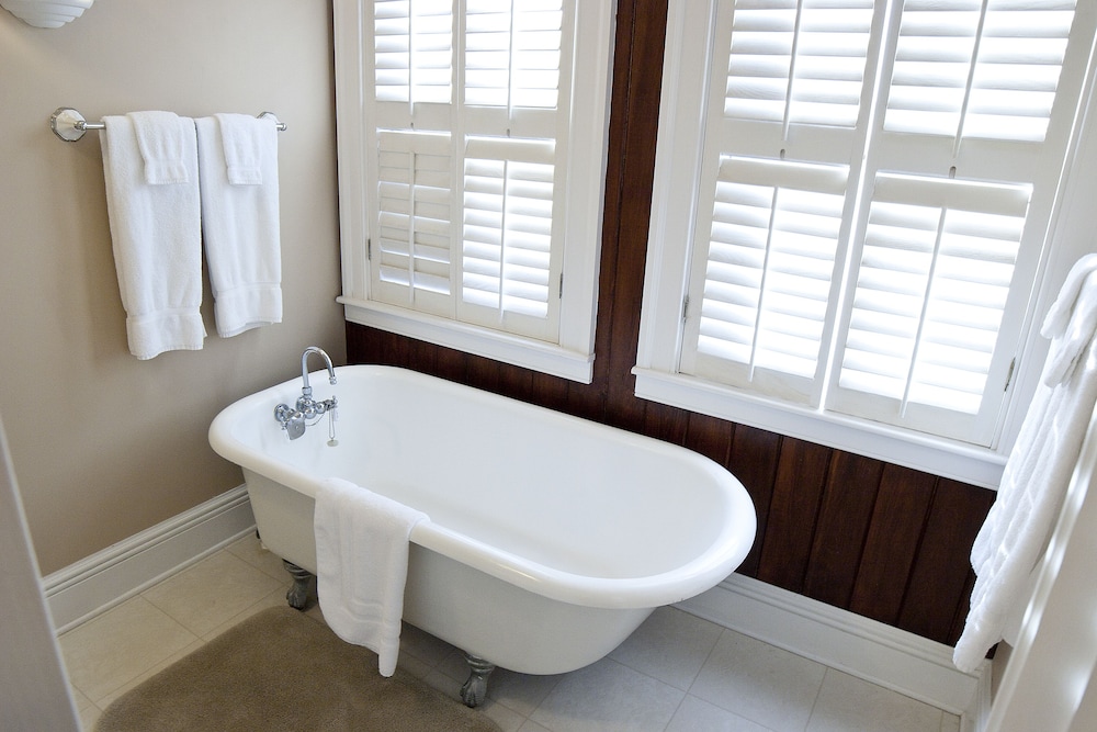 DeSoto Beach Bed & Breakfast 35/40