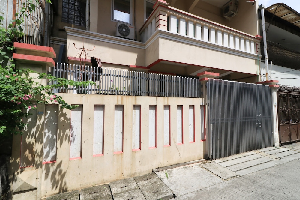 Eiffel Residence Batu Tulis 37 - Female Only 3/21