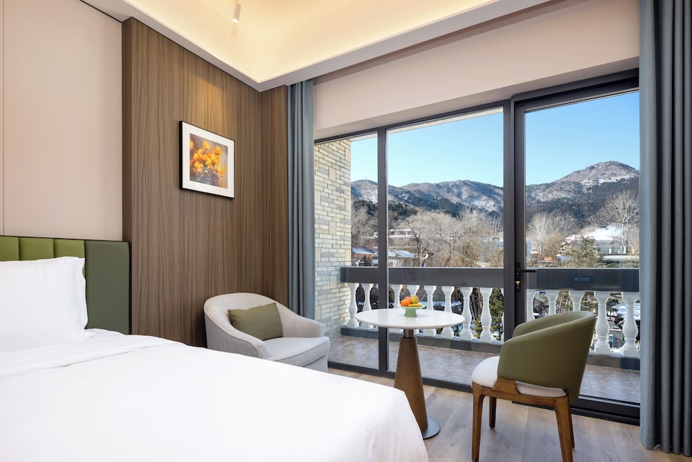 Fragrant Hill Empark Hotel 17/55