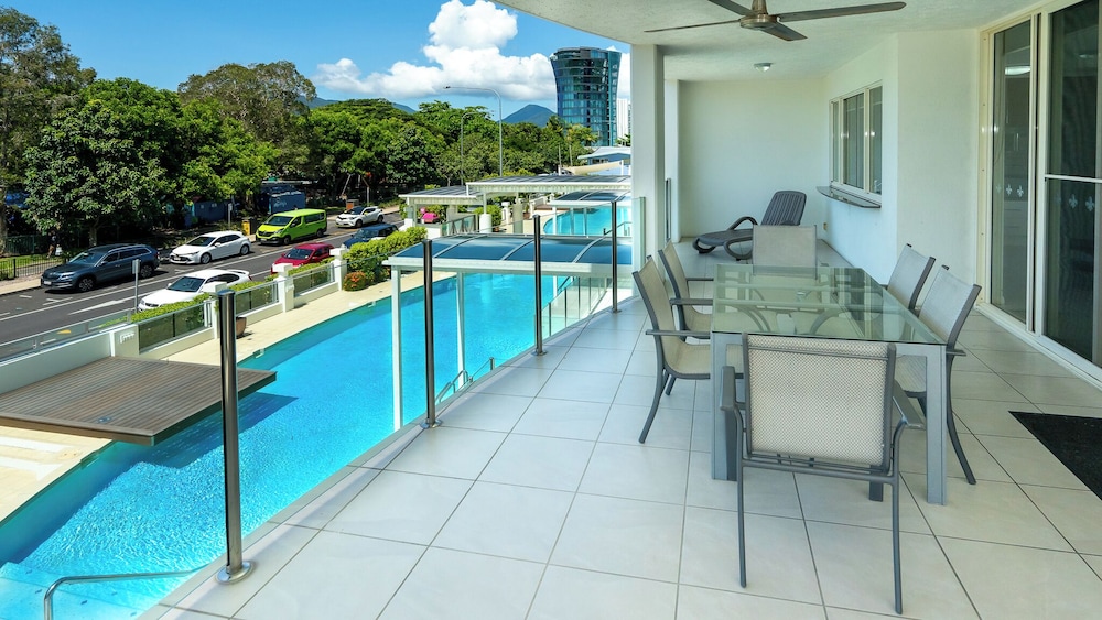 Waters Edge Apartments 23/50