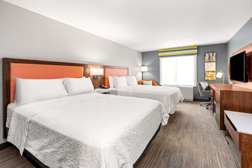 Hampton Inn and Suites Fairbanks 14/43