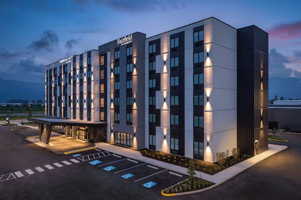 Fairfield Inn & Suites by Marriott Chilliwack 2/37