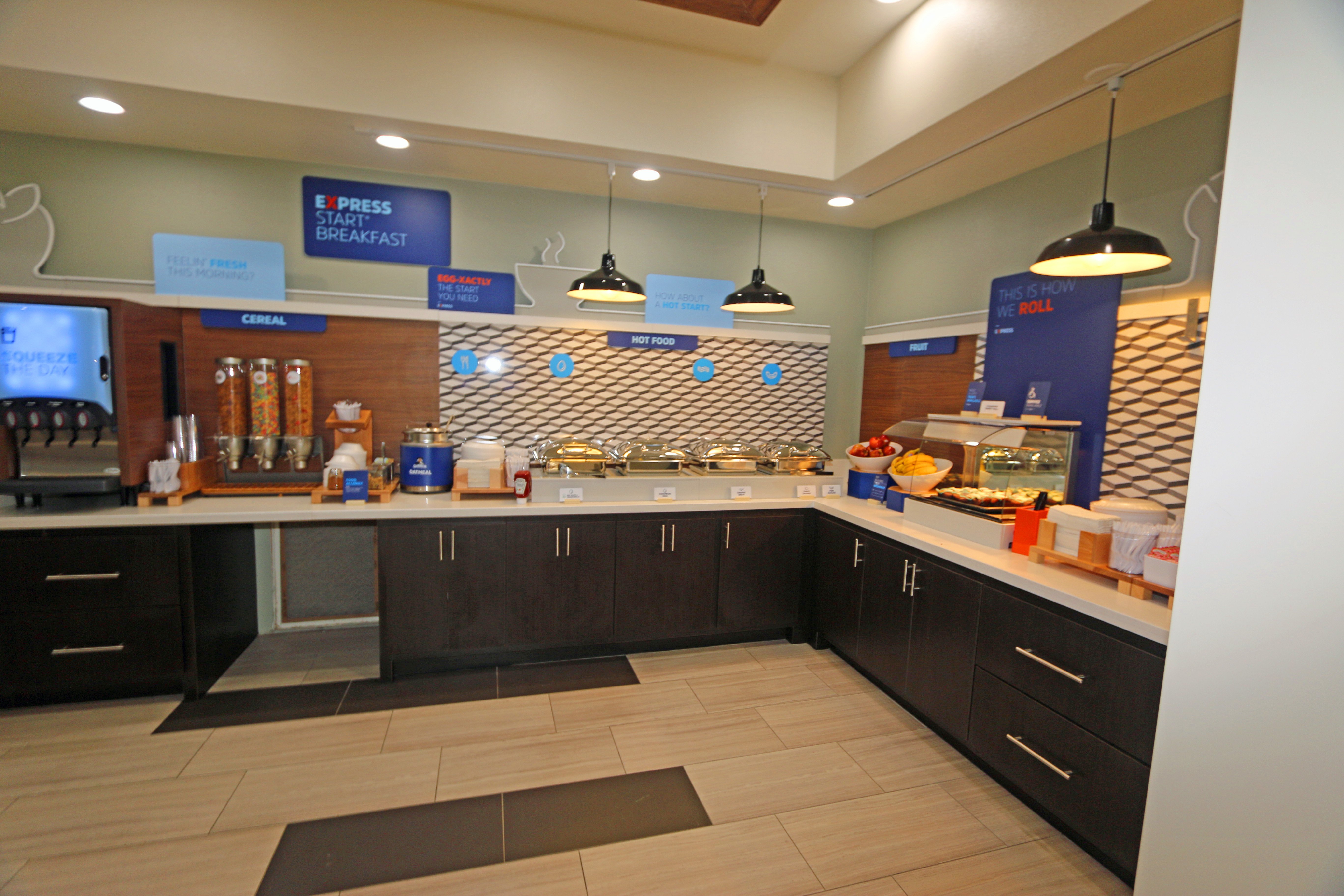 Holiday Inn Express Suites South Padre Island 48/62