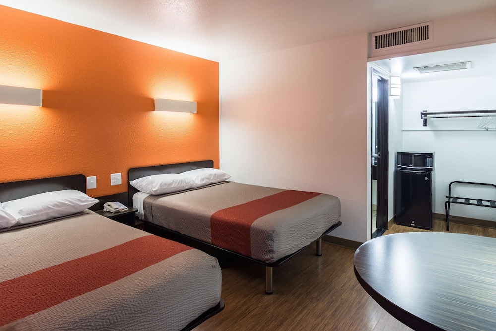 Motel6 Oroville, CA 23/48