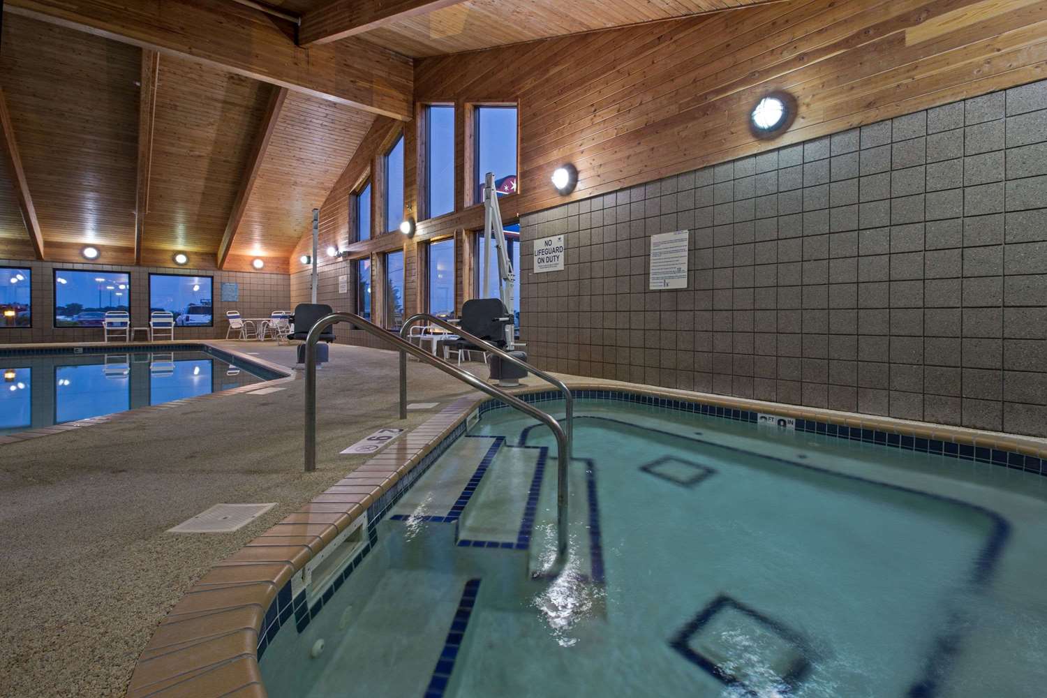 Americinn By Wyndham Iowa Falls 6/18