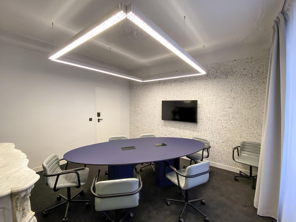 Tribe Paris Batignolles 55/67