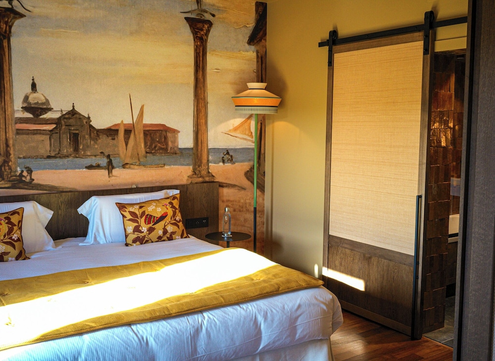 Atelier, Artist, Suite, King Bed