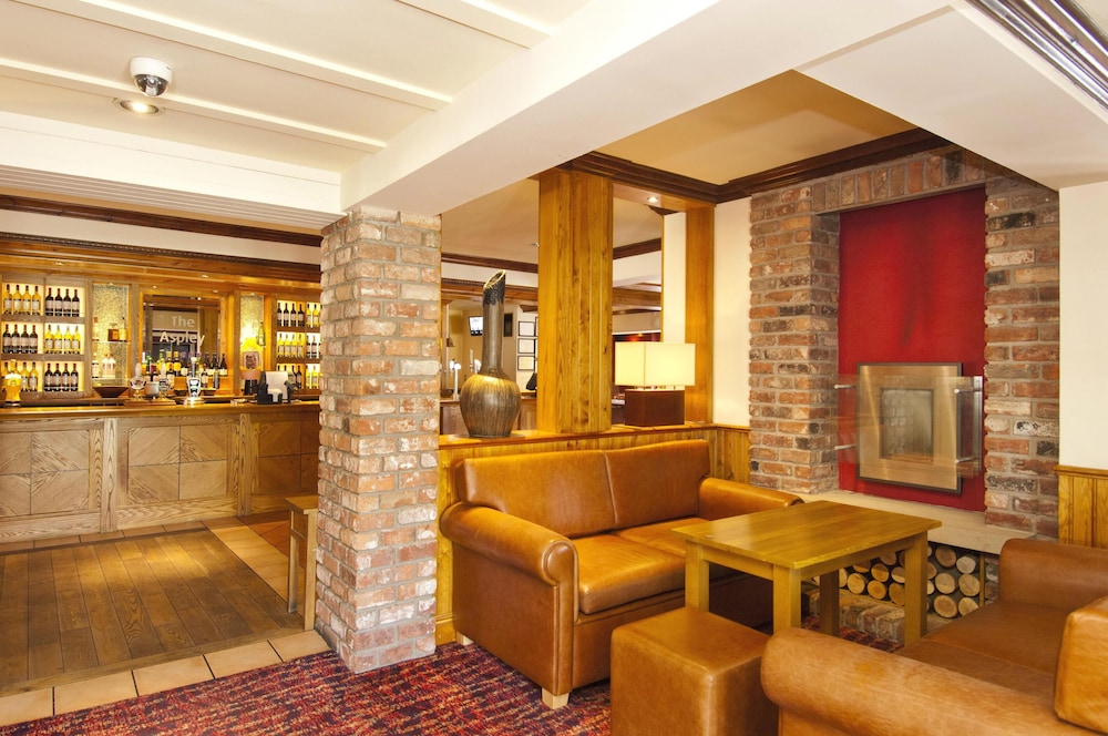 Premier Inn Huddersfield Central 25/36