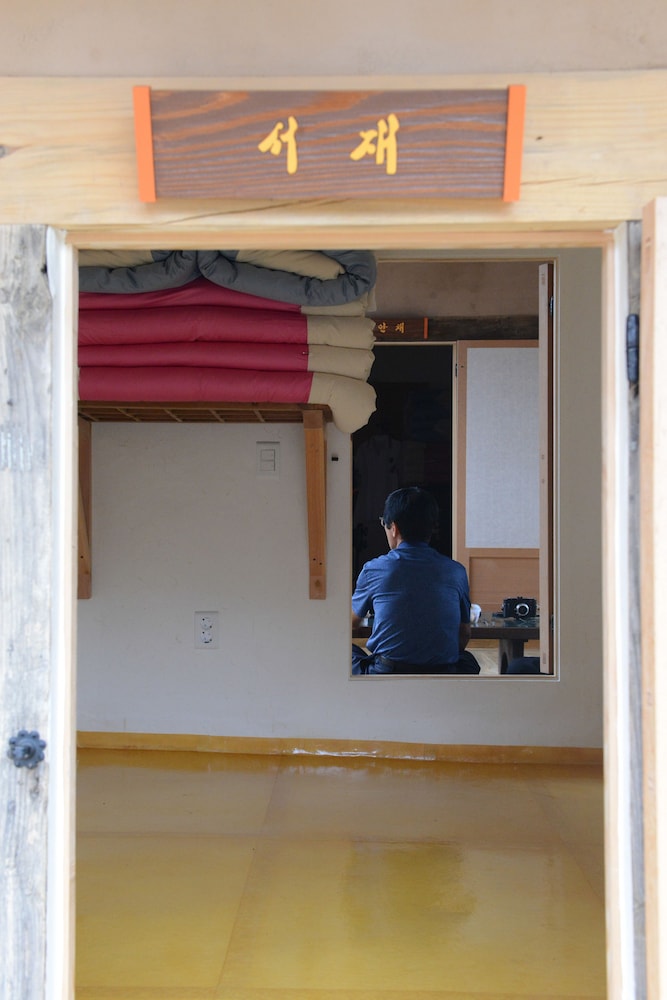 Jukheon Traditional House 6/50