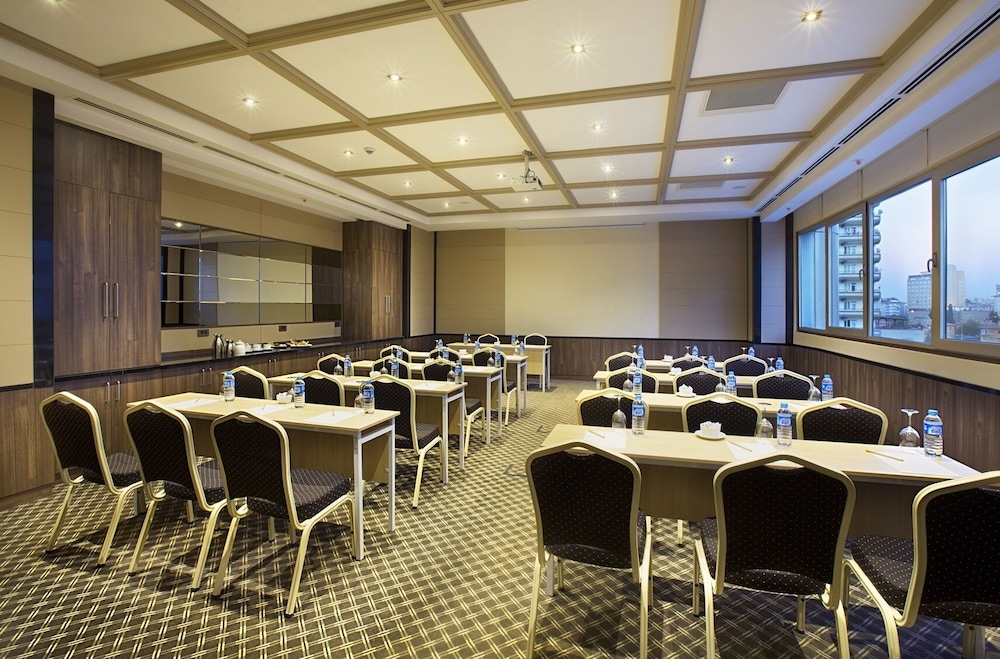 Dedeman Park Gaziantep 58/67
