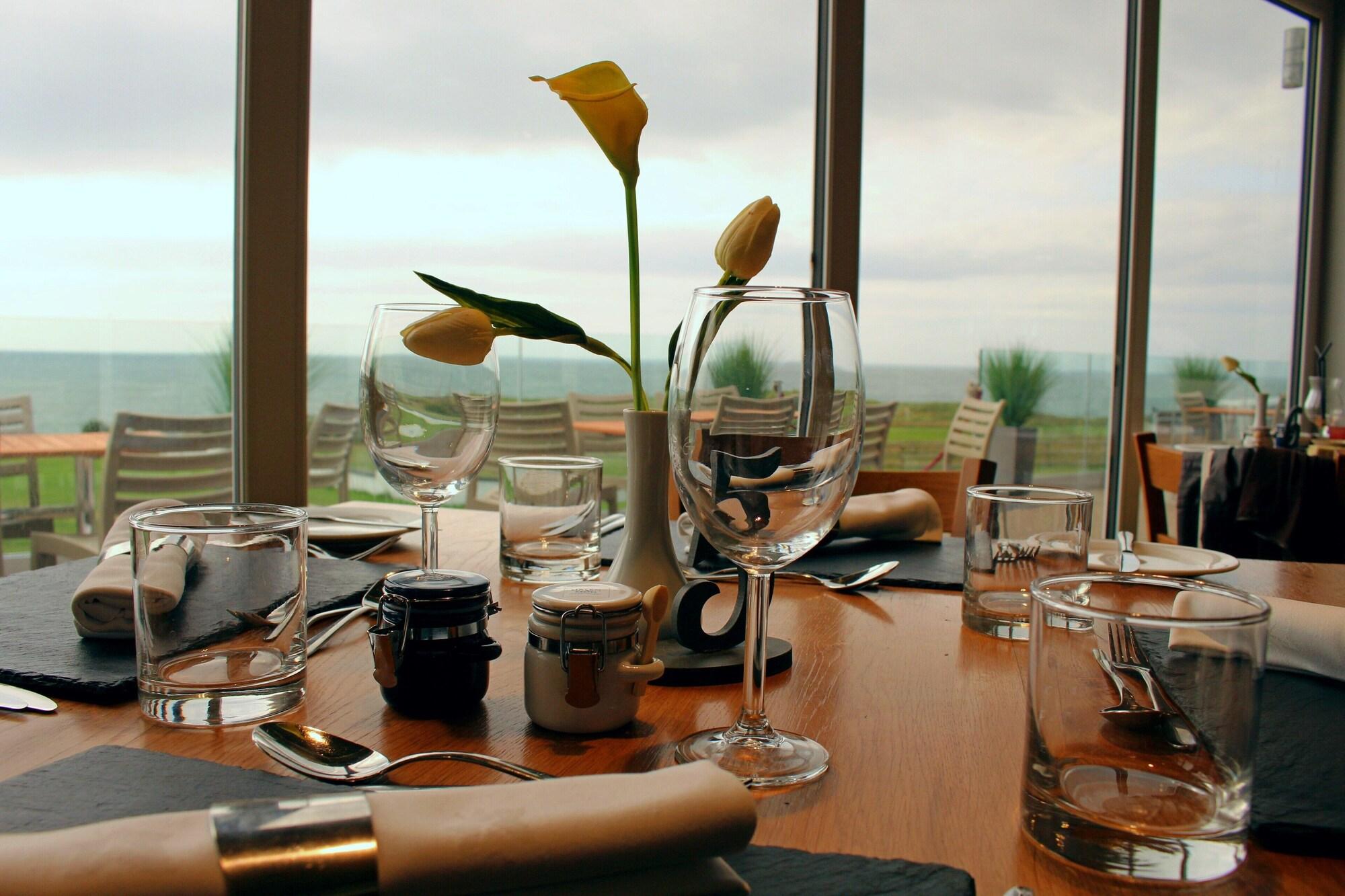 Cliff Hotel And Spa 15/17