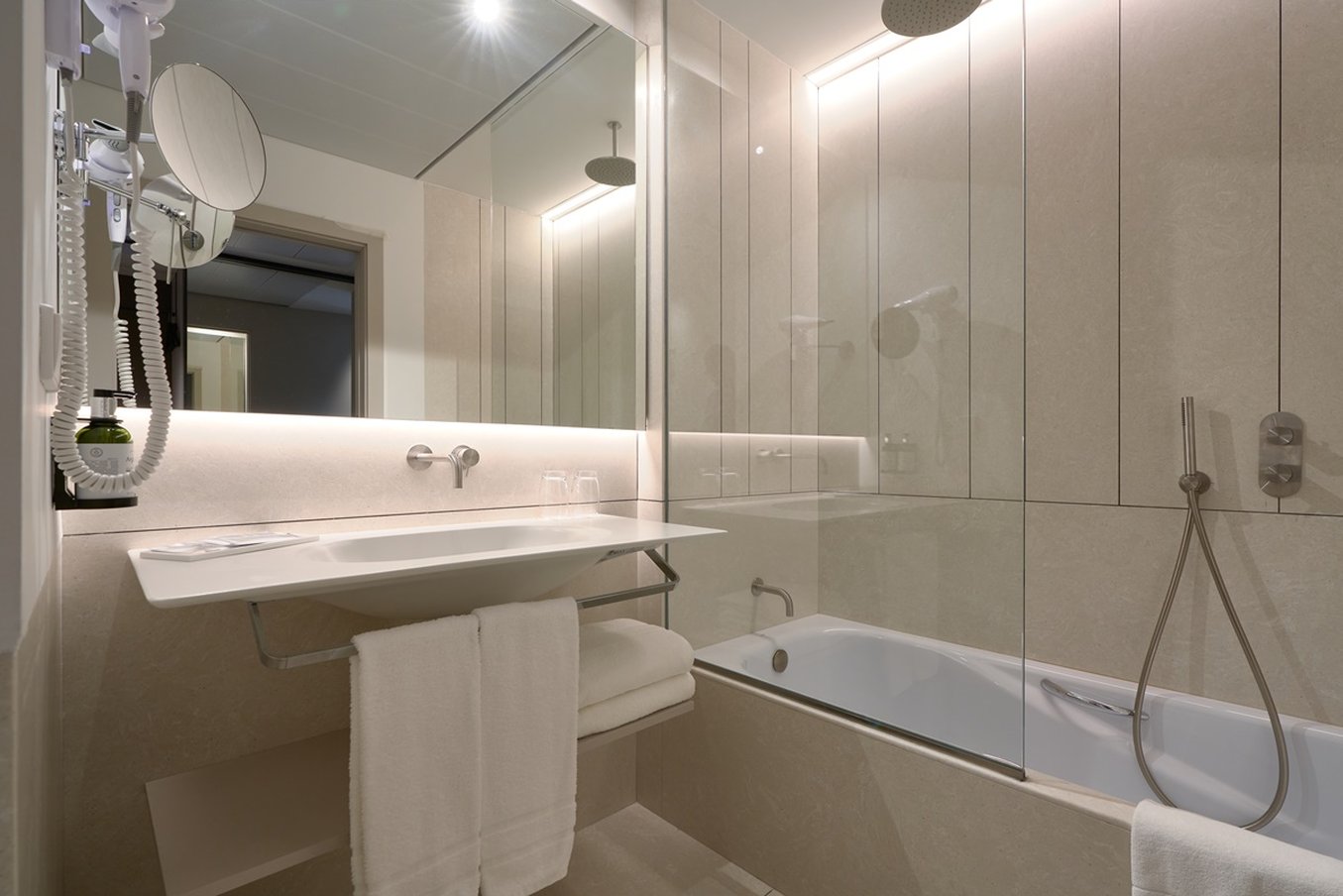 Becquer Hotel 59/59