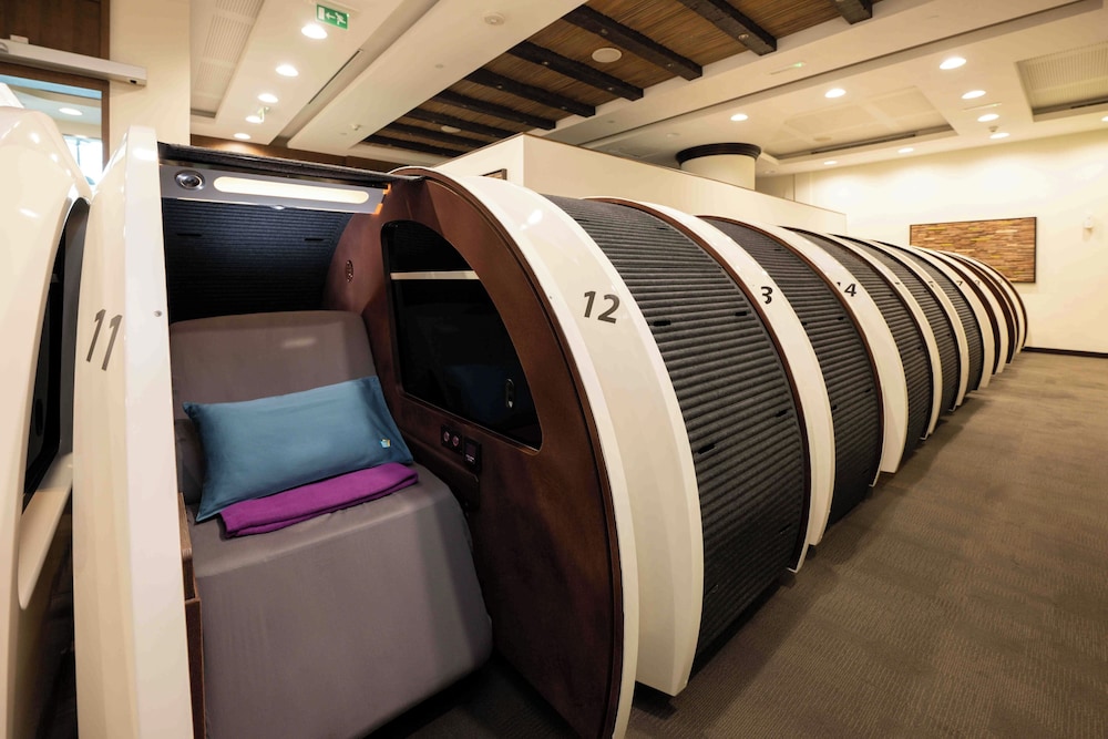Sleep N Fly Sleep Lounge A Gates Terminal 3 Transit Only 37/50
