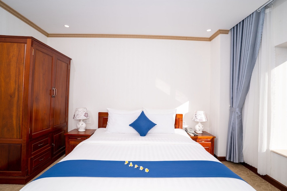 Navy Hotel Cam Ranh 11/50
