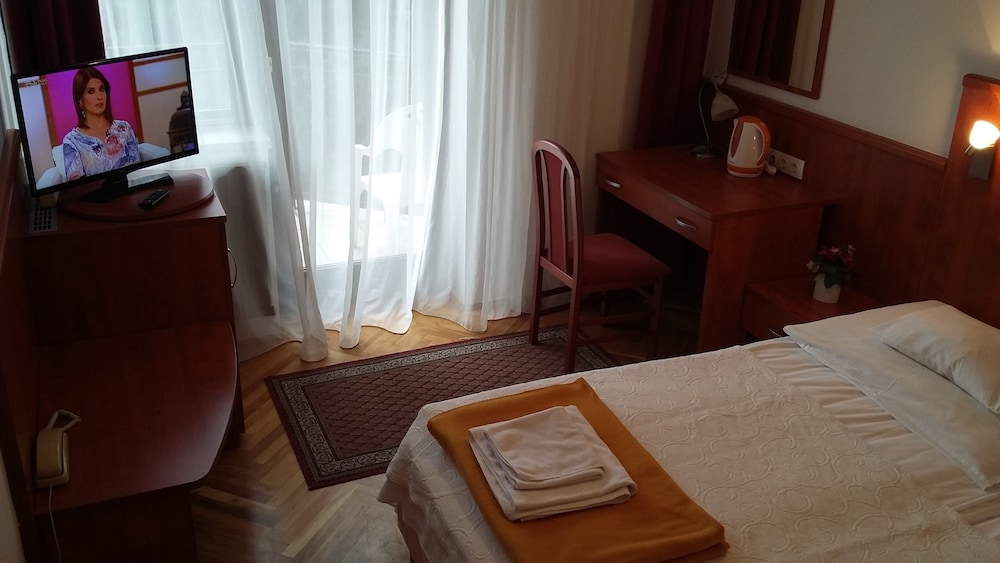 Helios Hotel Pension 25/73