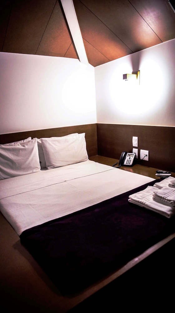 Villa 25 Hostel & Suites 36/69