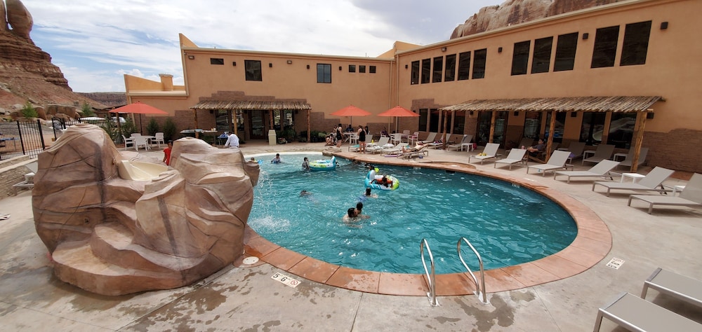 Bluff Dwellings Resort 7/67