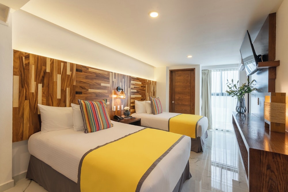 Marvic Hotel 7/36