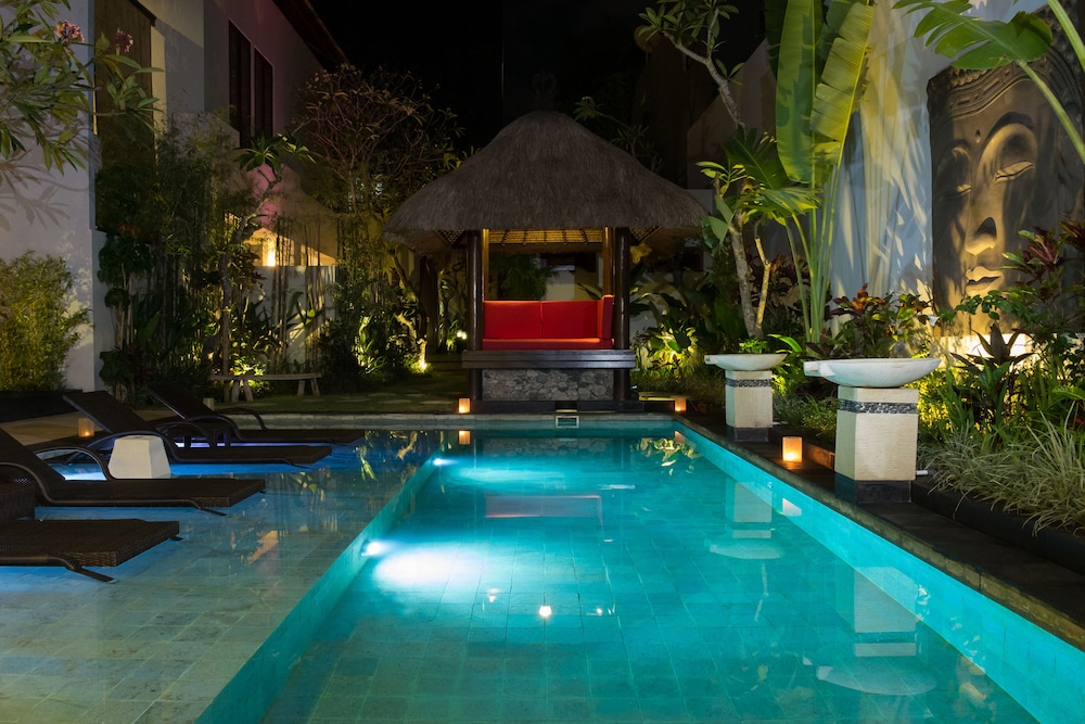 The Secret Villas 7/35