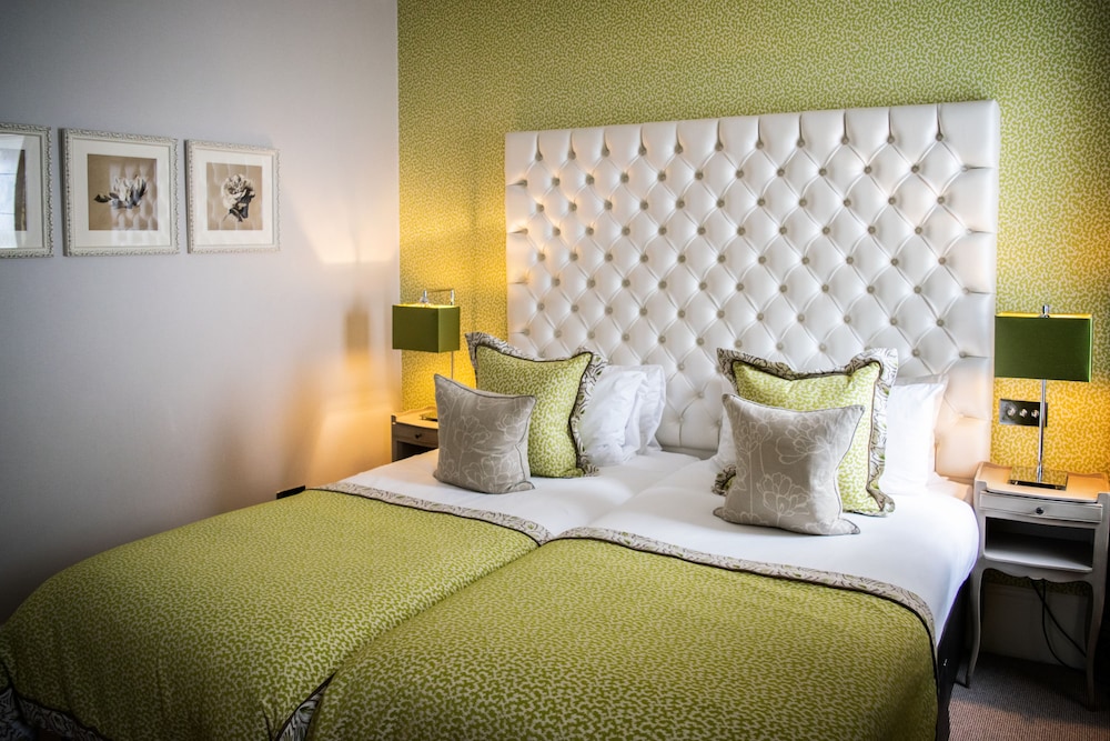 Flemings Hotel Mayfair 21/80