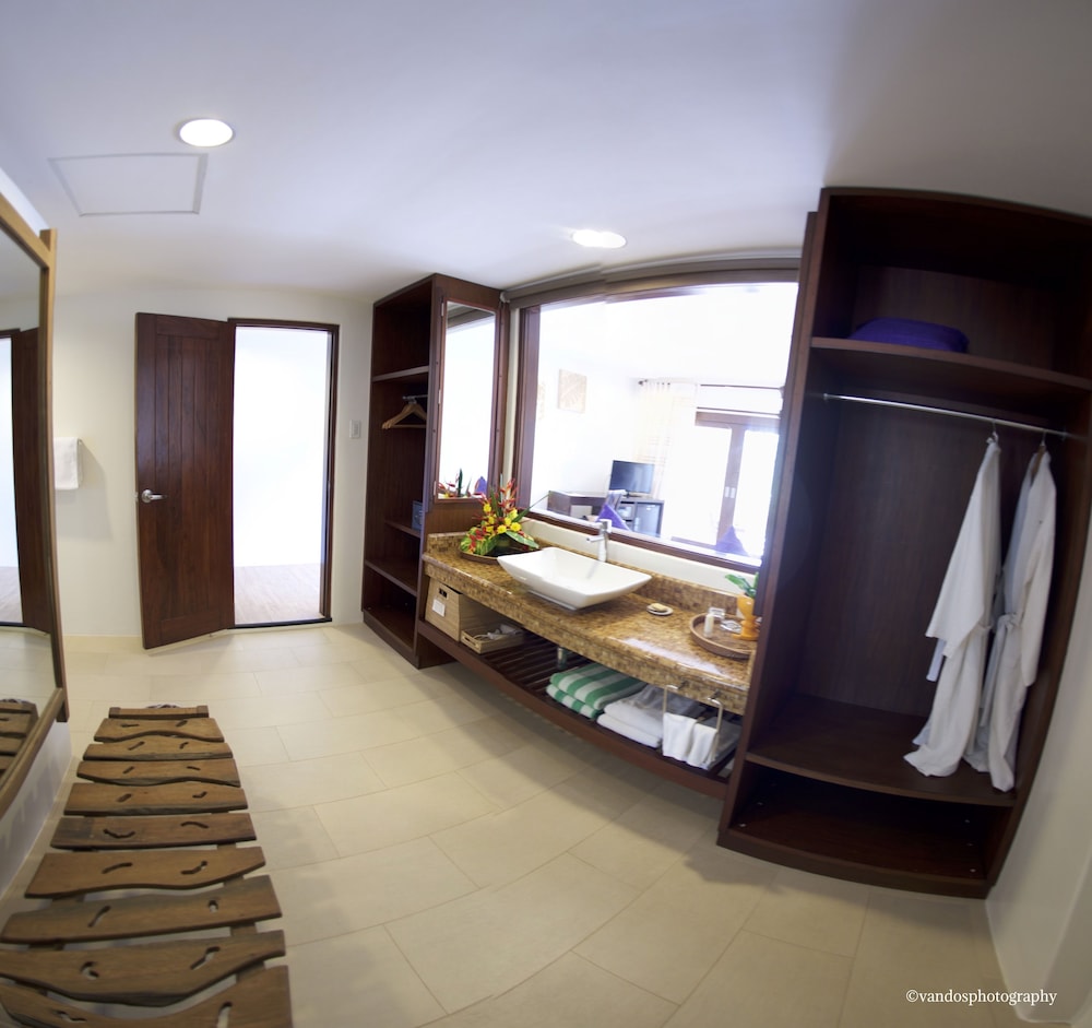 Amun Ini Beach Resort & Spa 25/50