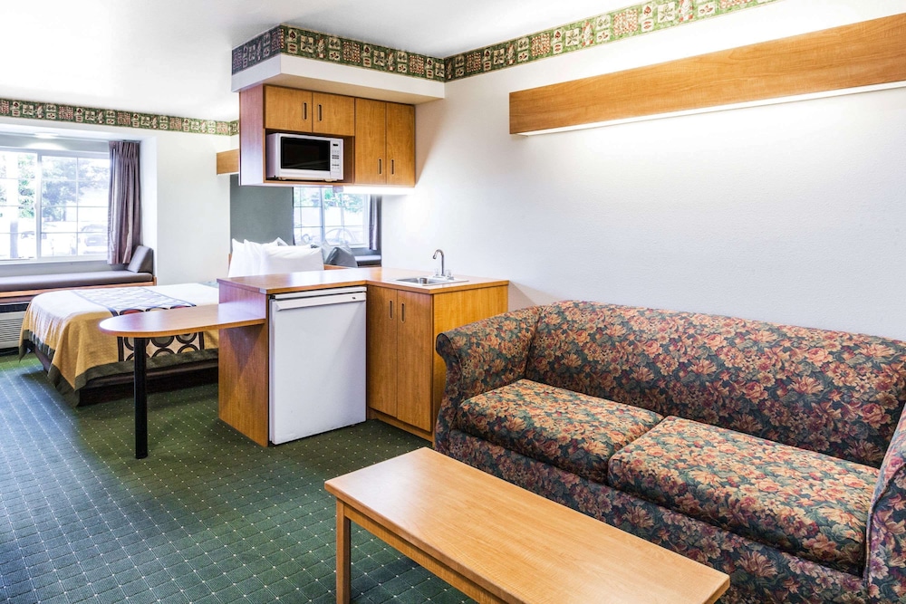 Royal Inn Midvale 36/49
