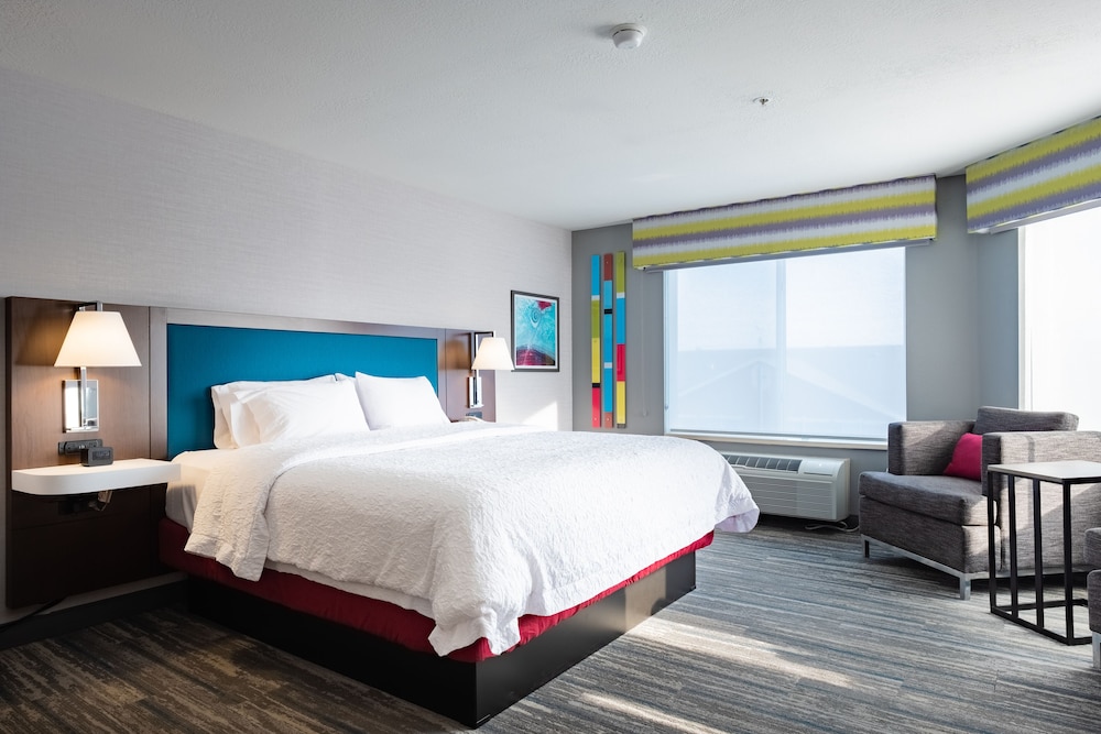 Hampton Inn Suites Salt Lake City Airport 20/82