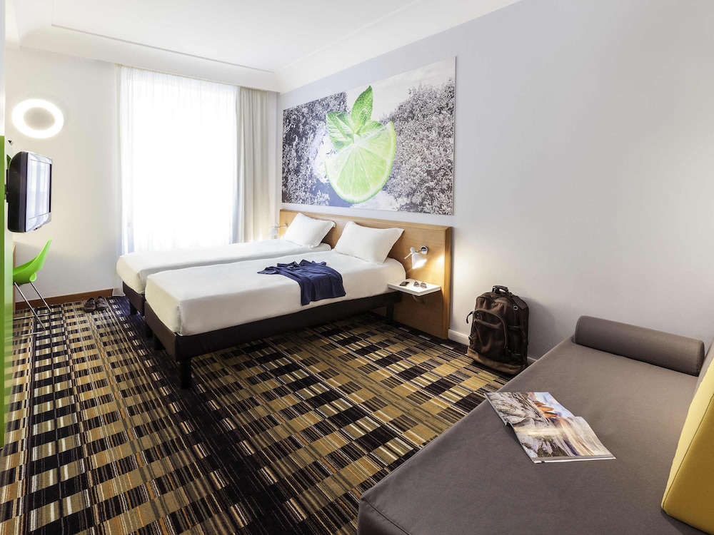 IBIS STYLES NAPOLI GARIBALDI 29/66