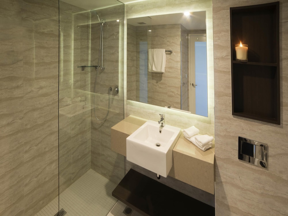Novotel Wollongong Northbeach 68/69