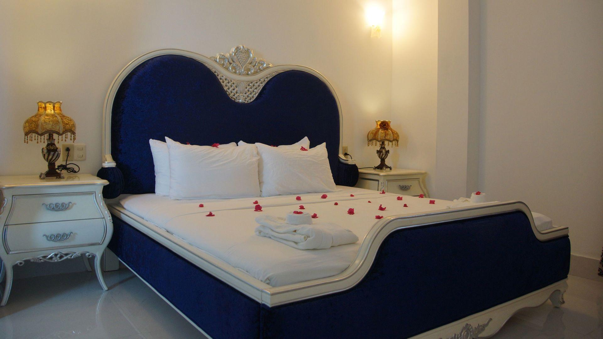 Tower, Suite, 2 Double Beds, Garden View