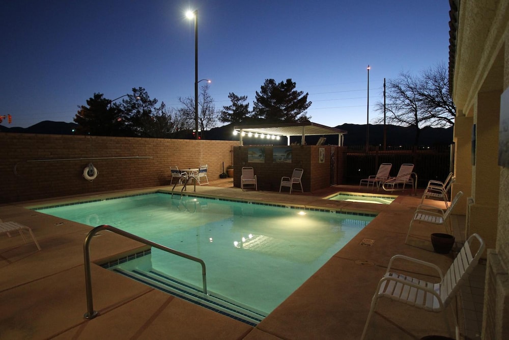 Gateway Studio Suites 6/54