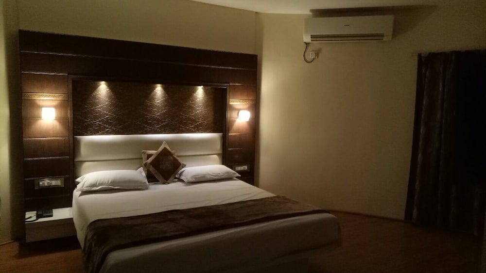 Hotel Tapovan 6/27